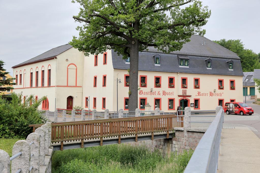 Gasthof Und Hotel Roter Hirsch Claussnitz ภายนอก รูปภาพ